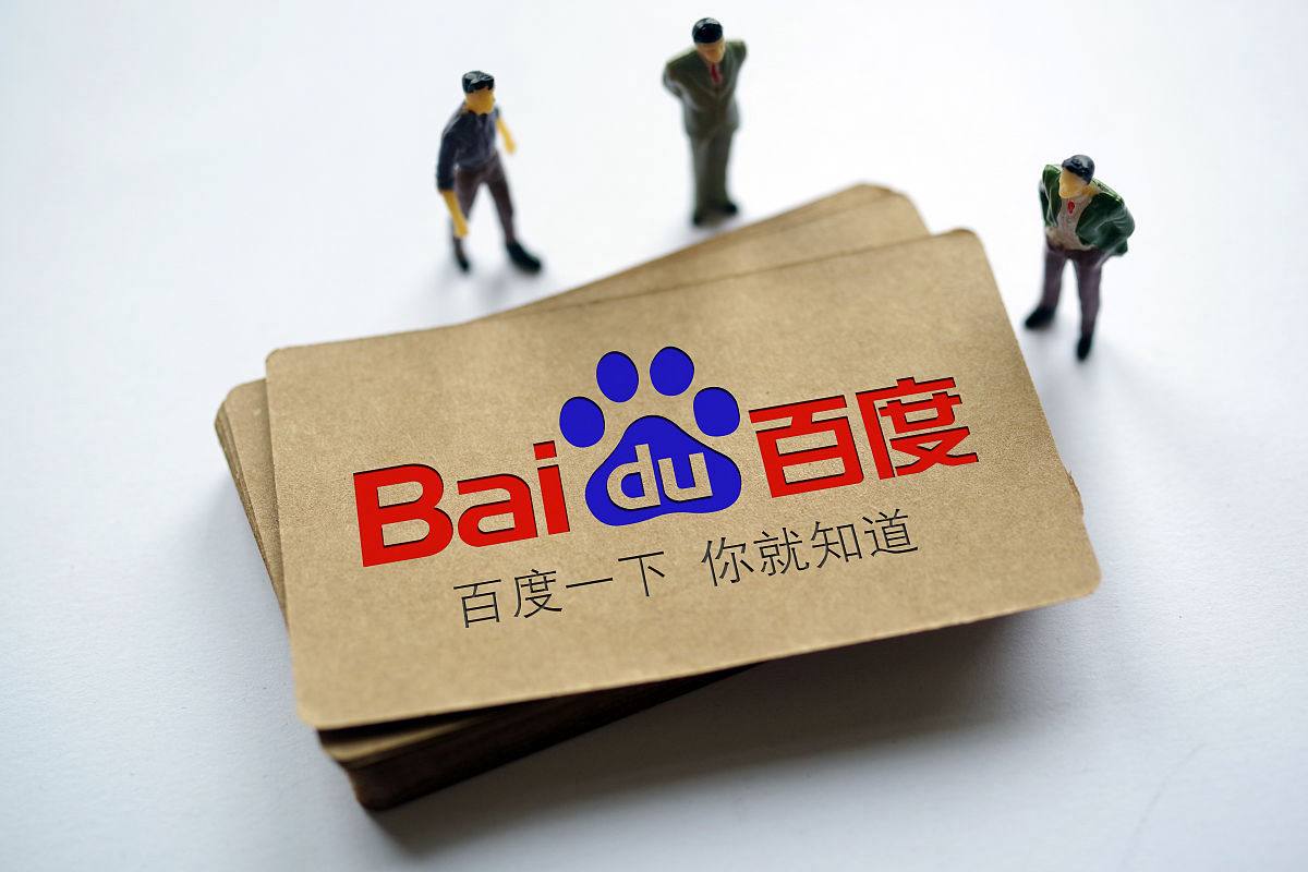 王橹杰十月考核拉小提琴